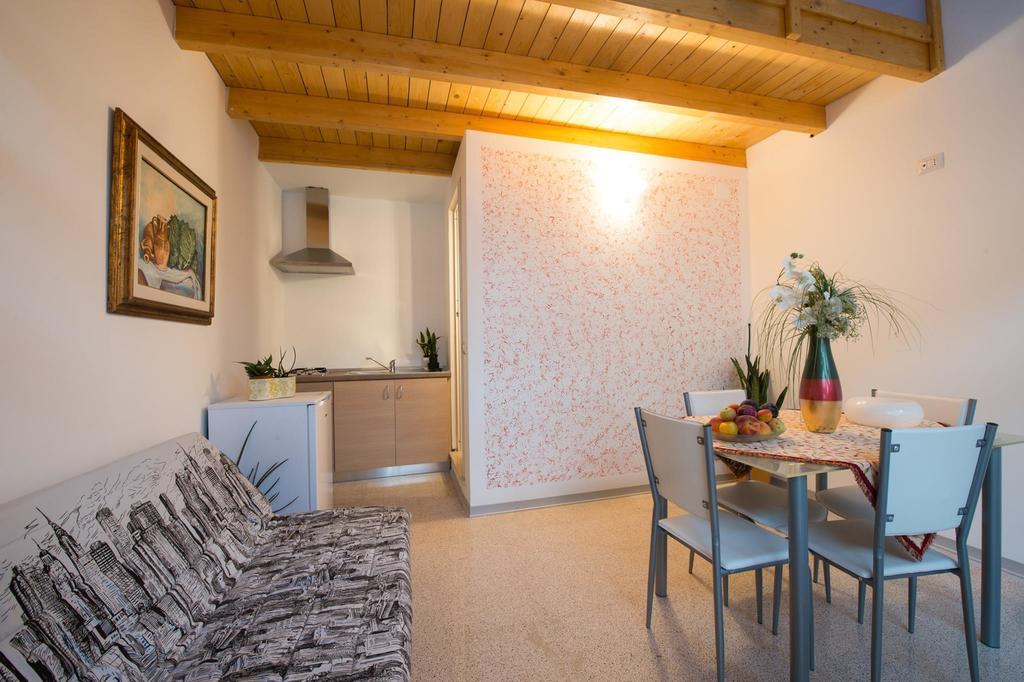 Raffaela Casa Vacanze Aradeo Eksteriør billede