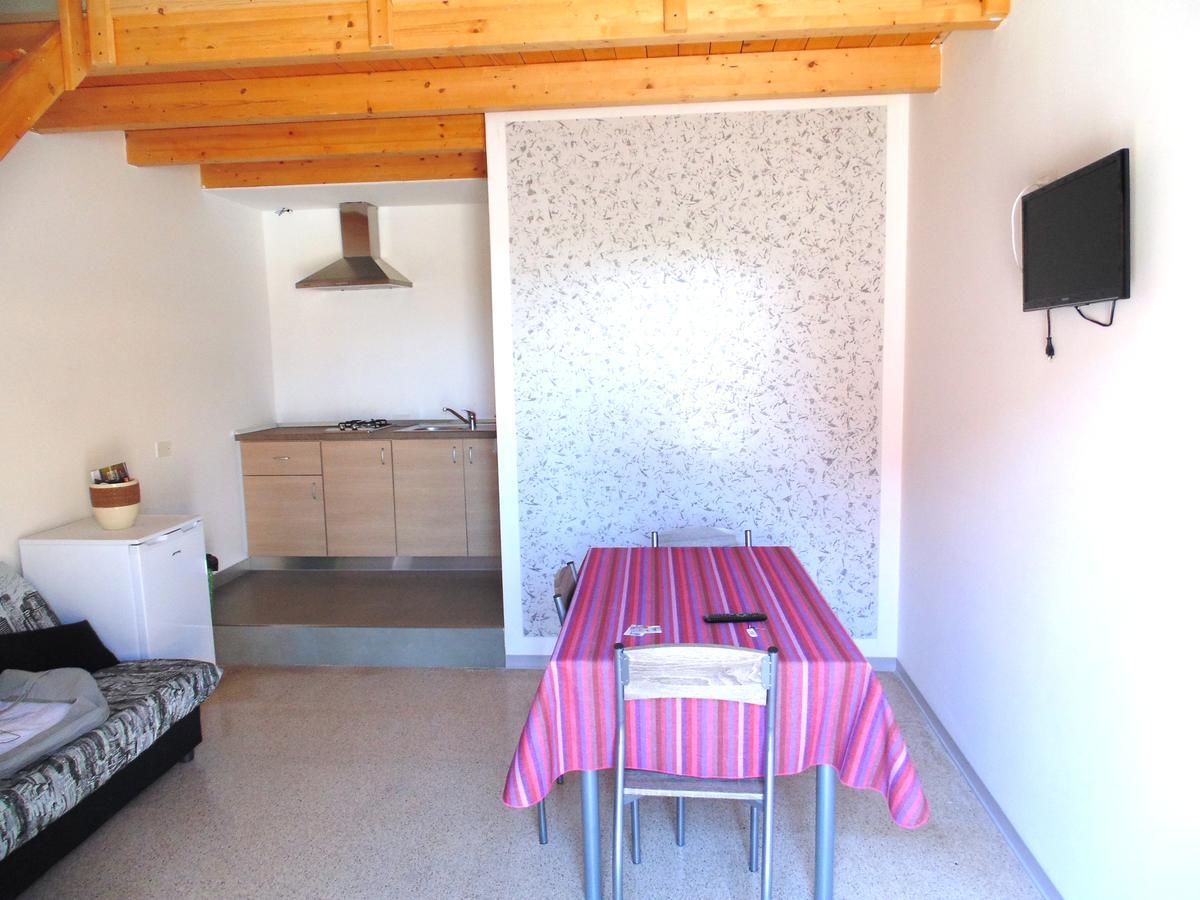 Raffaela Casa Vacanze Aradeo Eksteriør billede